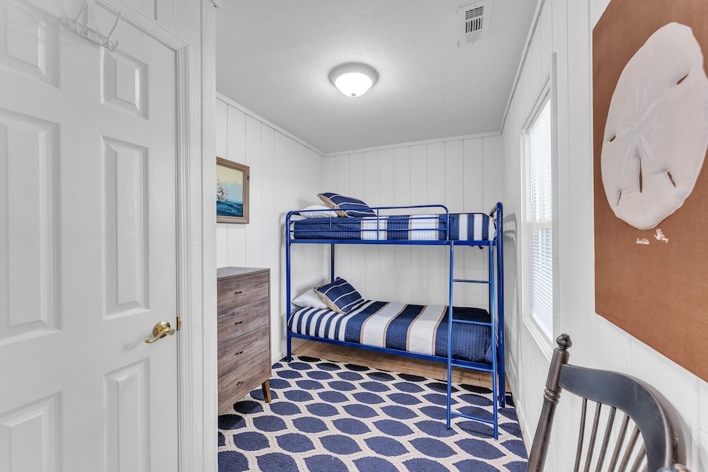 Coastal Camelot - Walk To Surfside Beach 2 Bedroom Duplex