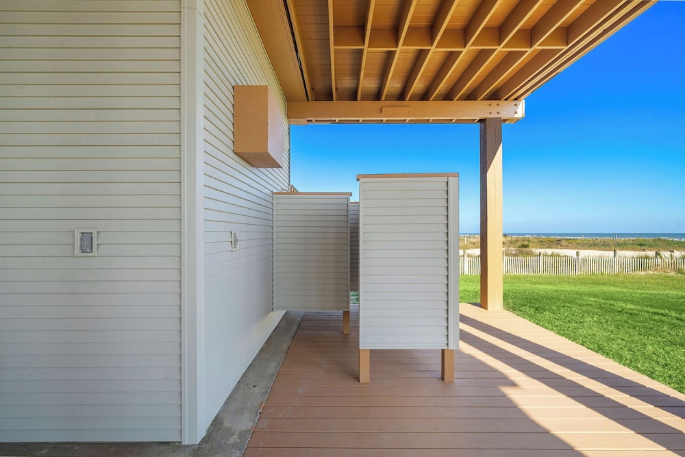 Beach Heaven by Ryson Vacation Rentals