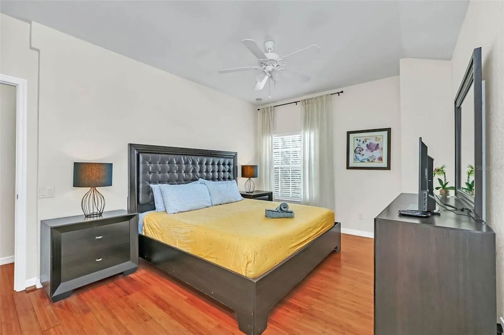 2335 Amazing 5BD Family Townhome Close to Disney