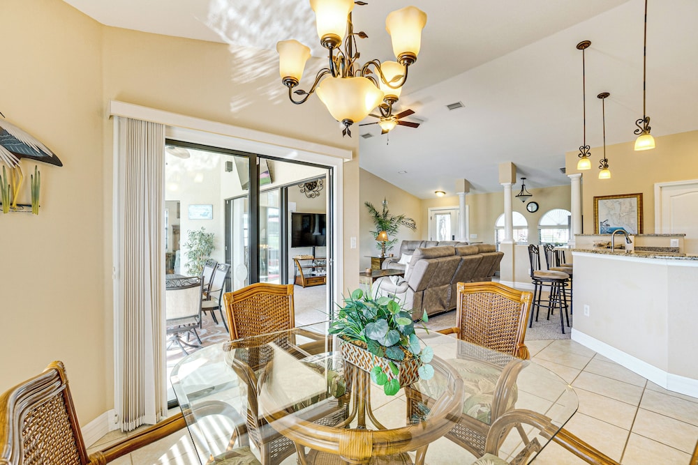 Near Golf & Beaches: Luxe Home in Rotonda West!