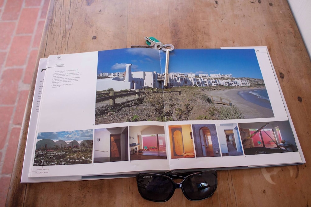 Paradys Oceanfront Submarine-style Holiday Home in Langebaan