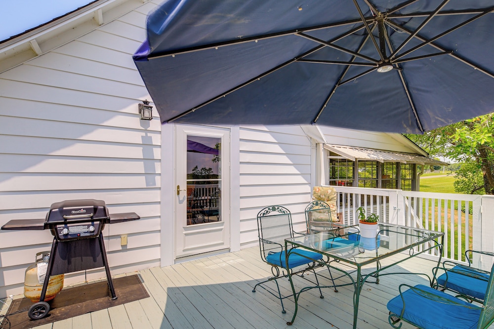Near Blue Ridge Parkway: Galax Home w/ Mtn Views!