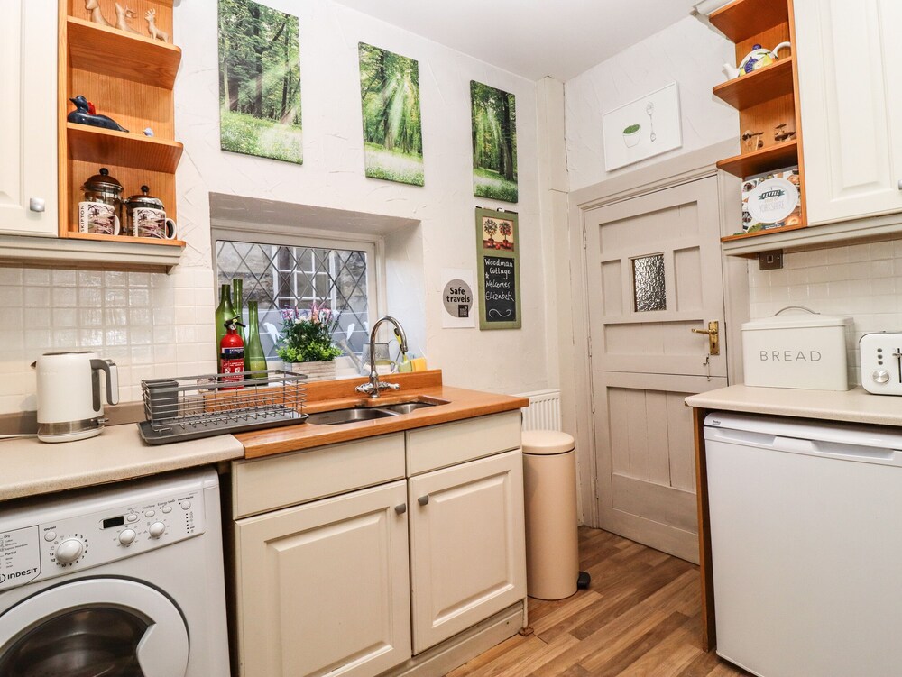 Woodman Cottage view 5