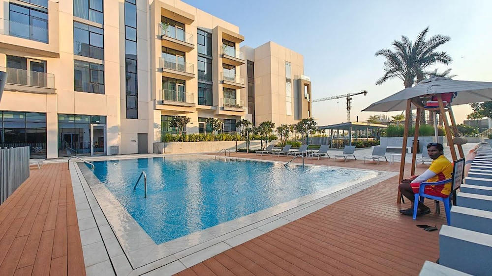 Elegant Relaxing 3-bedroom Apartment in Perfect Location at Canal Front 6