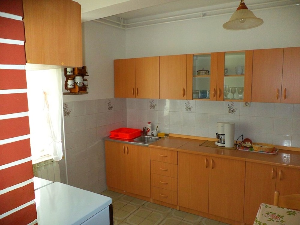 Beautiful Apartment With Balcony on Island Rab view 5