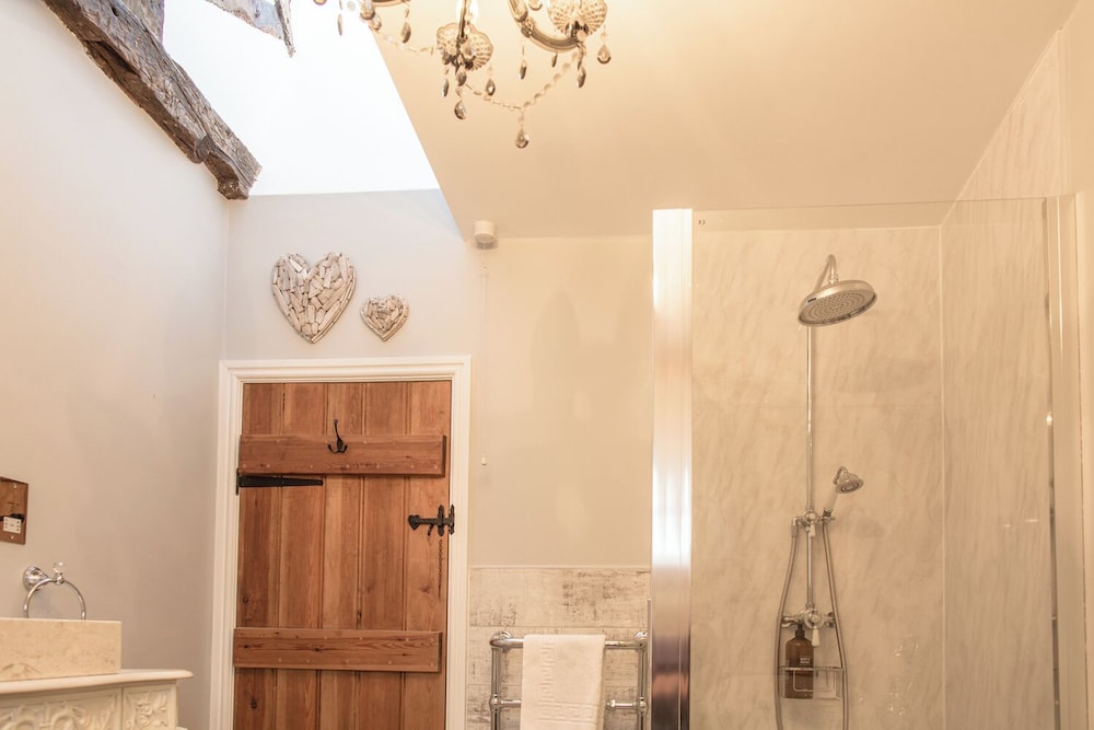 Charming 2 BD House in Tewkesbury Centre