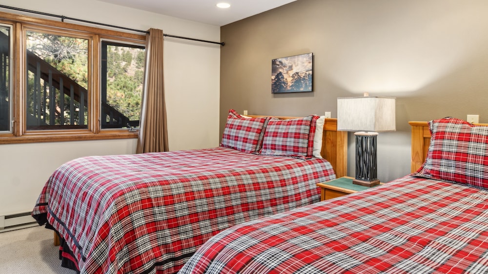 Cascade Mountain Home By Estes Park Homes 6 Bedroom Home