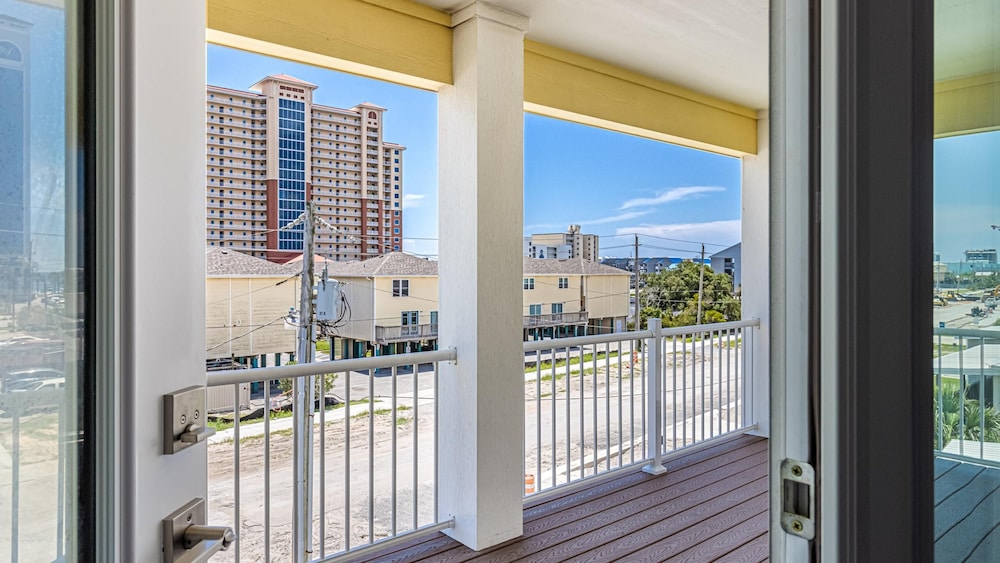 Dreezy's Hideaway by Southern Vacation Rentals