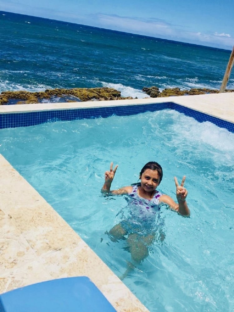 Discovery Inn Suites at 681 Ocean Drive