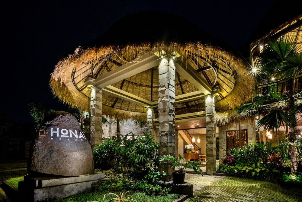 Honai Resort