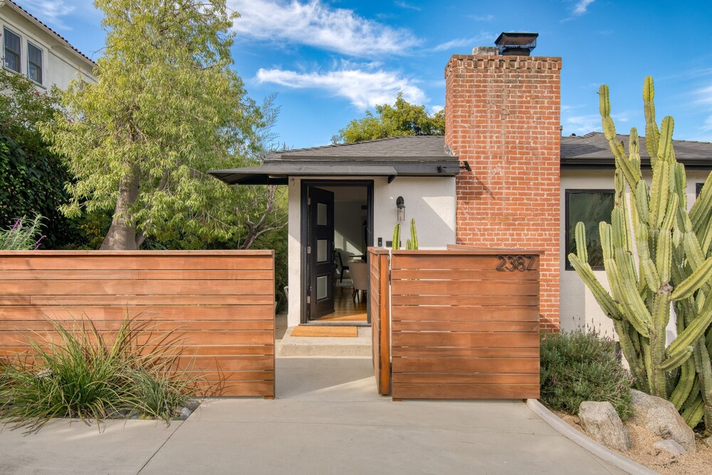 Silver Screen by Avantstay Luxe Backyard Escape