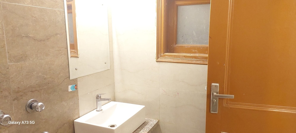 NEW CHANDU INN