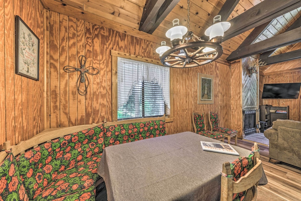 Peaceful & Private Cloudcroft Cabin With Deck! view 5