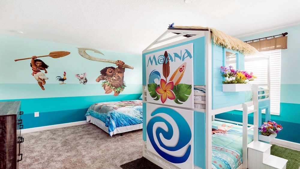 Enchanting Moana & Hogwarts Rooms Close to Parks