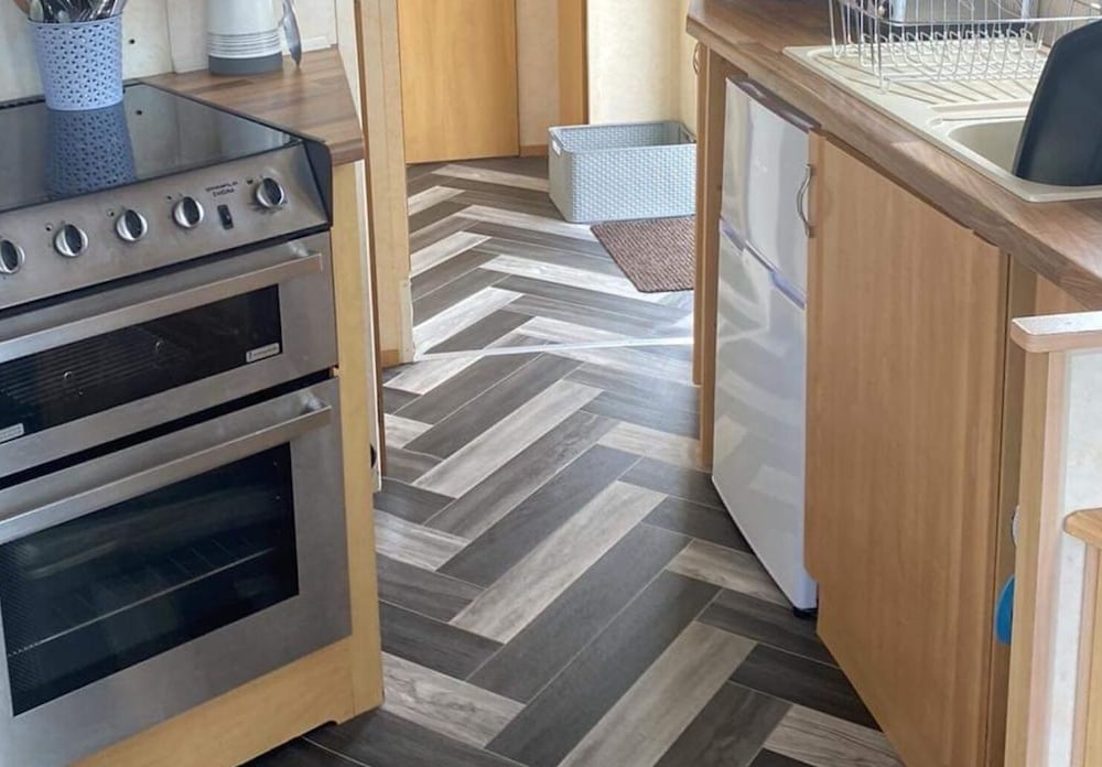 2 bed Caravan at Lyons Robinhood view 3