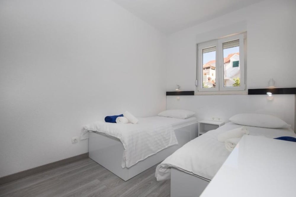 Jakov - Modern and Cosy With Pool - B2 view 3