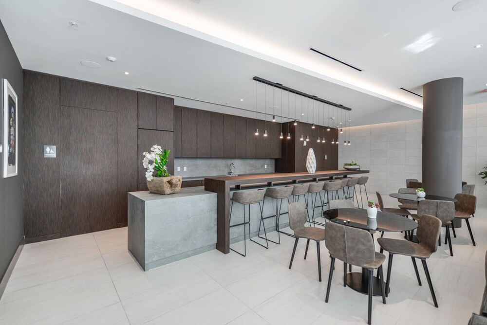 Luxury Condo with Den at Design District
