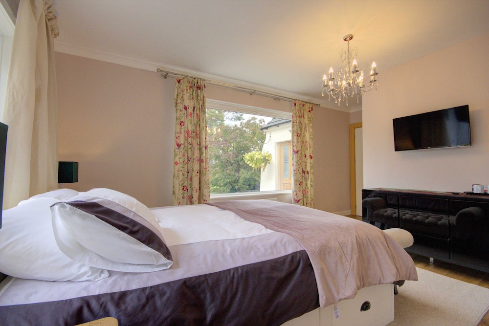 Beautiful House Close to Inverness City Centre view 3