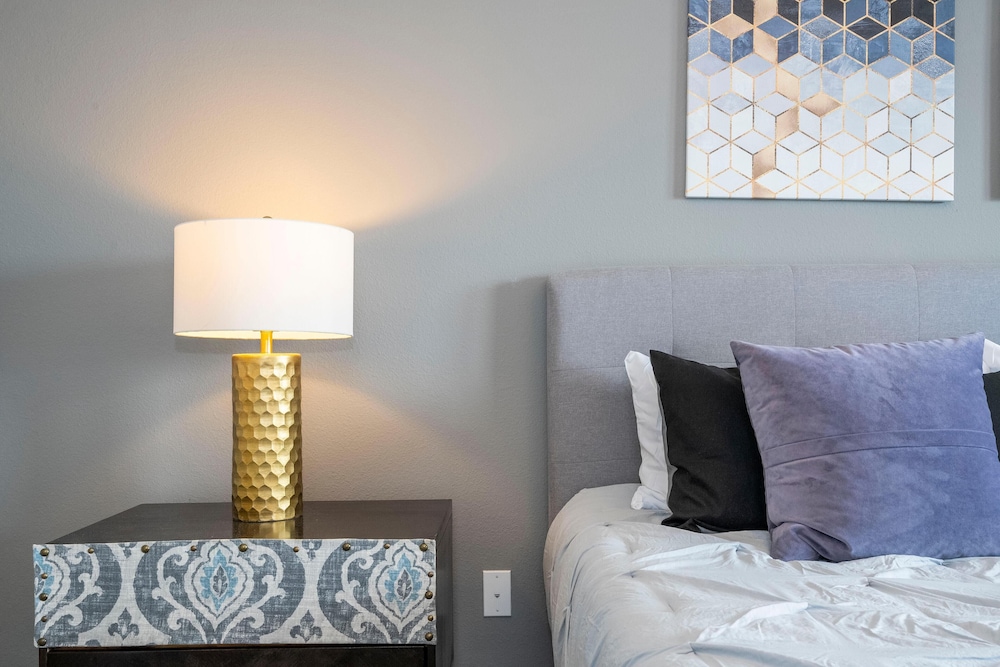 8822 GC - Fabulous 5BR Townhome: Pet Friendly