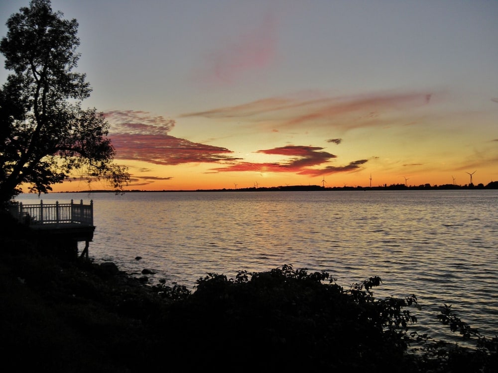 Apt on St Lawrence River in Cape Vincent!