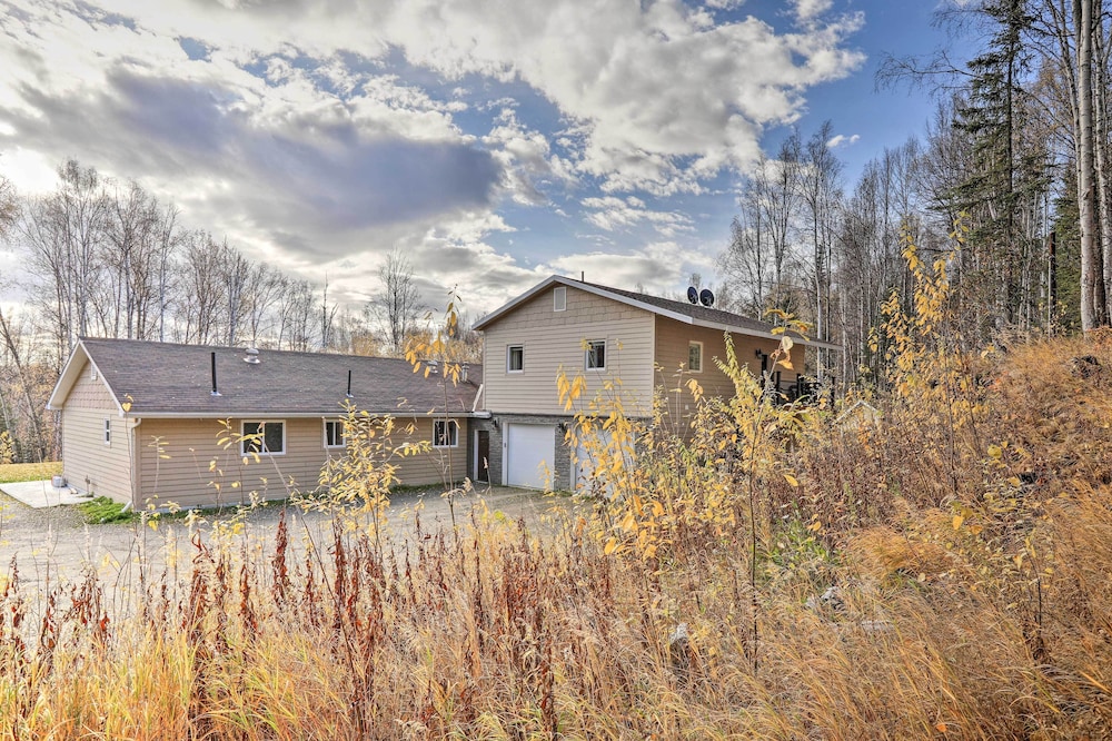 Hotel Convenient Fairbanks Guest Suite w/ Grill! - Image 1