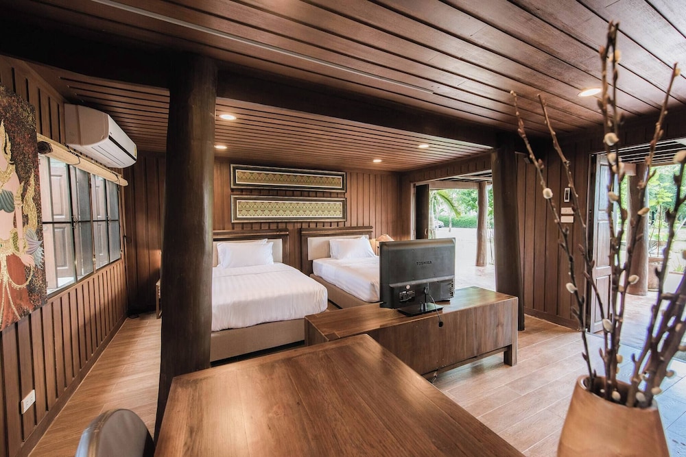 Cyngam Retreat- A Private Pool Villa With Service