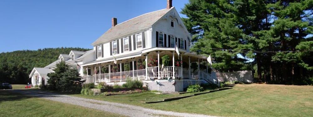 Hotel Alynns Butterfly Inn Bed & Breakfast