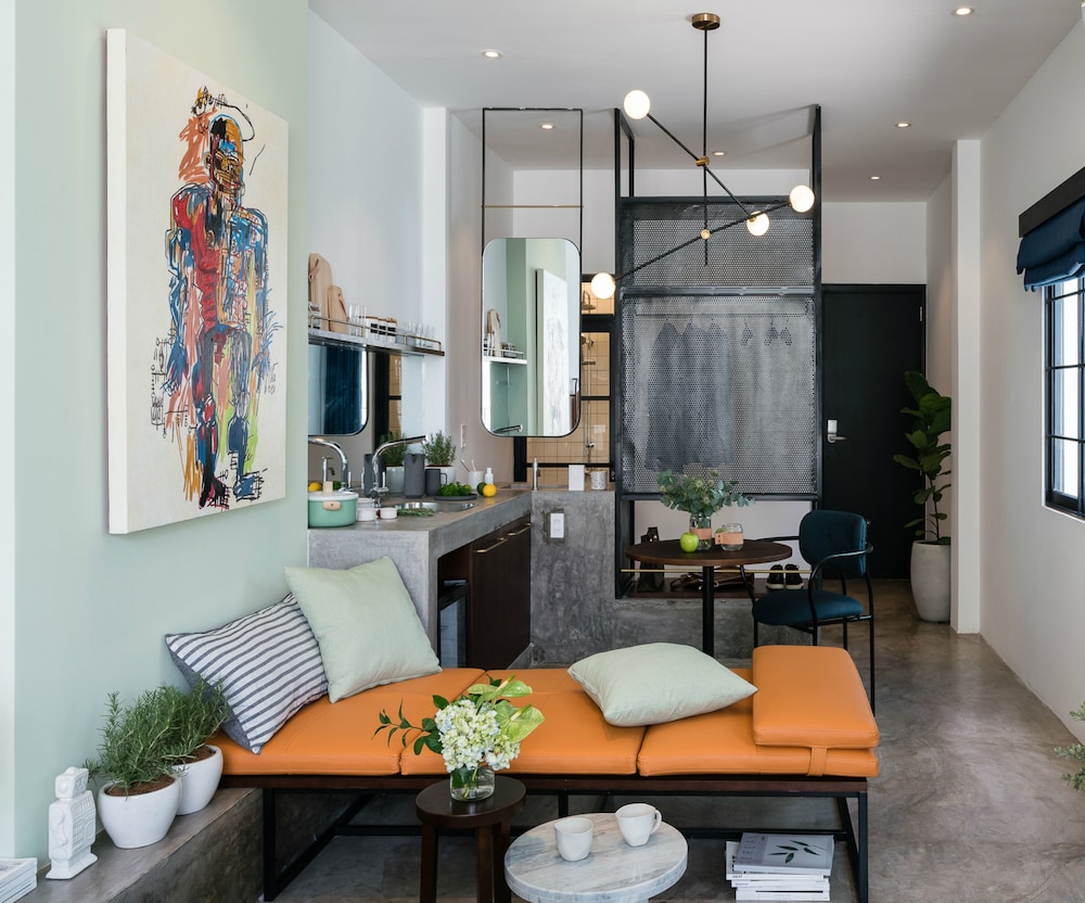 Bare Gallery Boutique Stays
