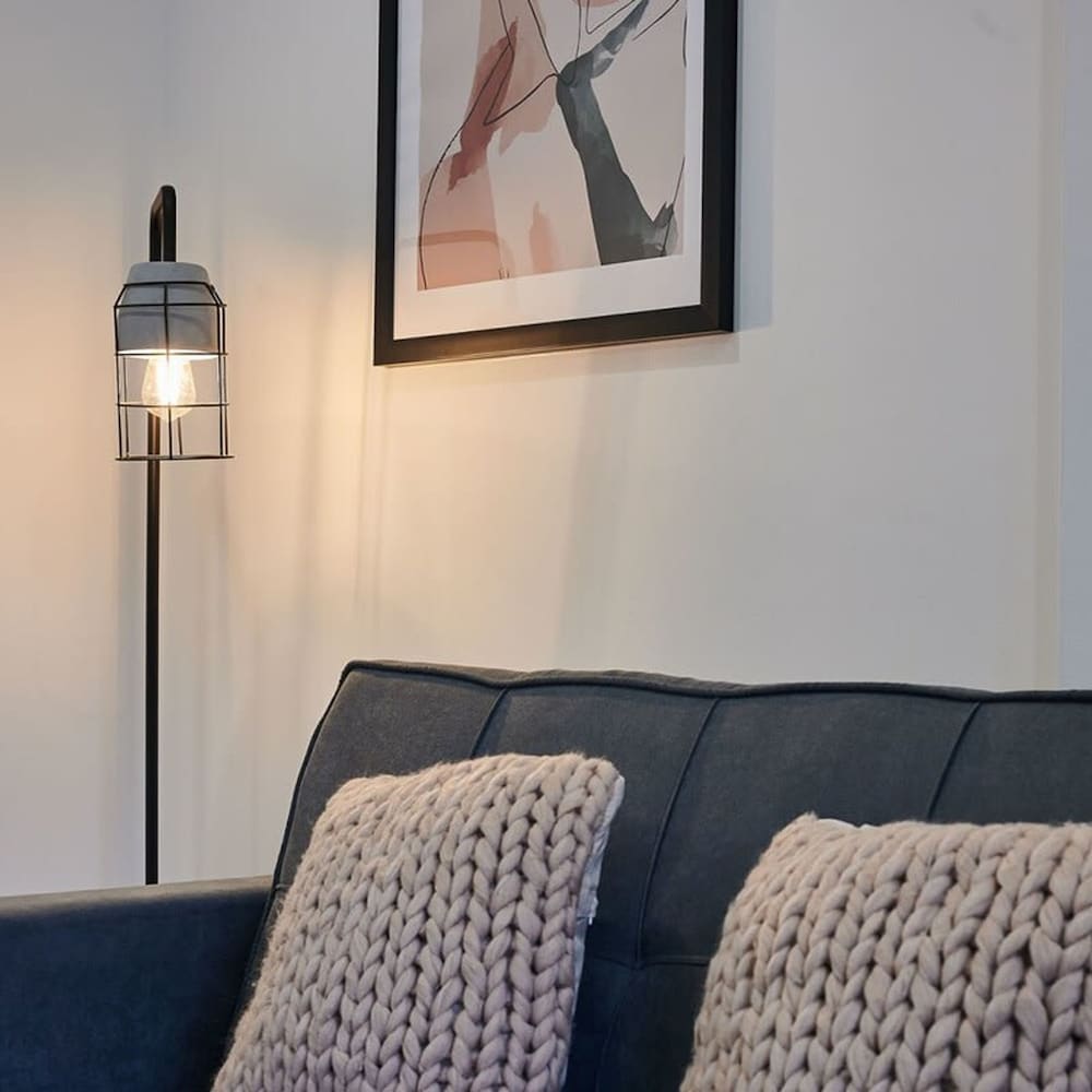 Liverpool Vacations - Host  Stay Standard Room, Sevenstay Apartments - Property Image 1