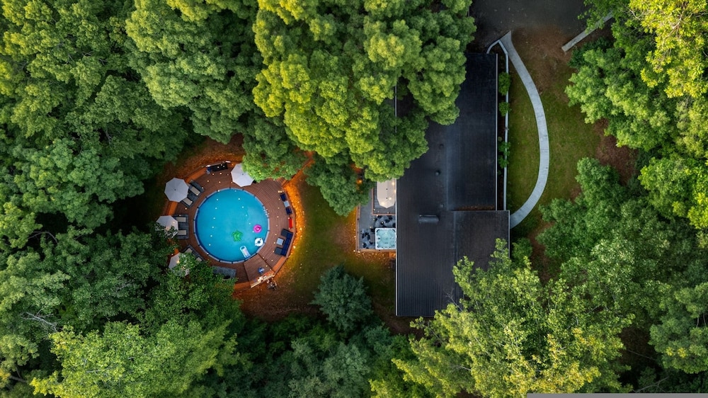ATL Cascade Oasis - Pool Spa Arcade Pool Tbl