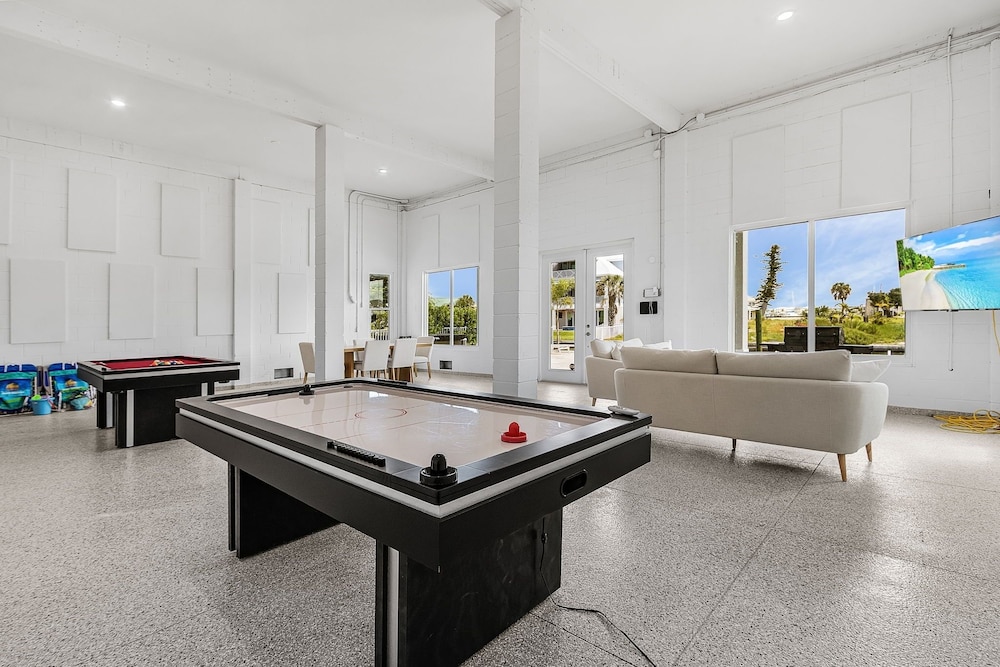 673 White Sands Retreat: Bay Views, Pool, Elevator 5 Bedroom Home