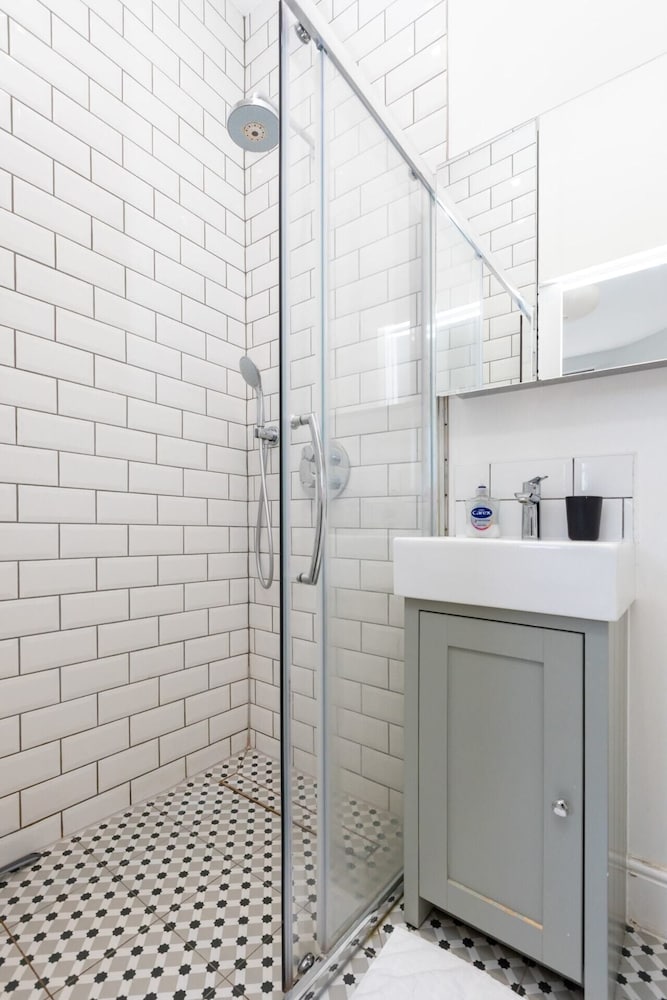 Beautiful and Light 1 Bedroom Flat Near Hackney Central