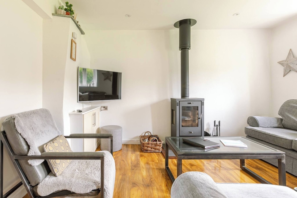 Cottage 4 Miles to Hayle Beach With EV Charger