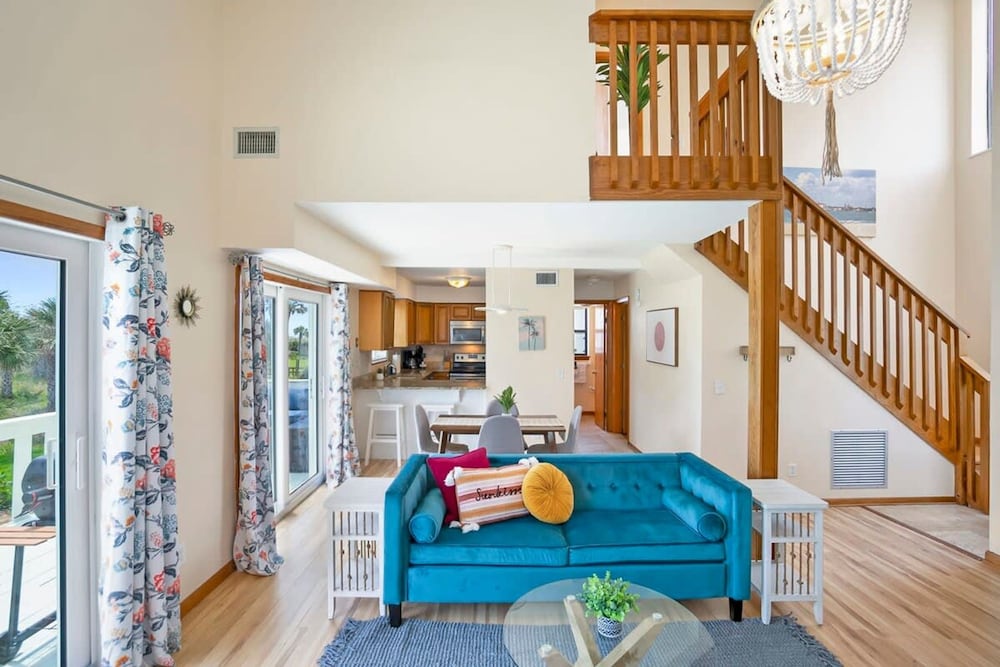 Oceanfront in St Aug Beach Patio BBQ Smart TVs