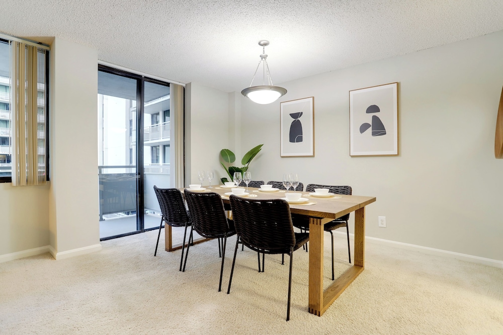 DC Airport Metroline Apartments