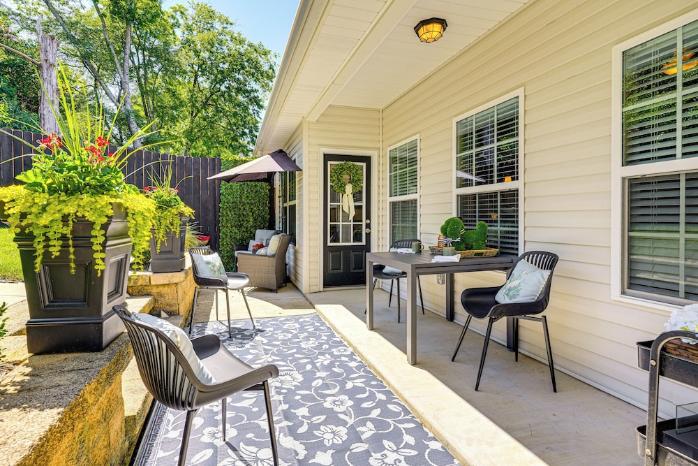 Private Patio: Residential Condo in Cleveland!