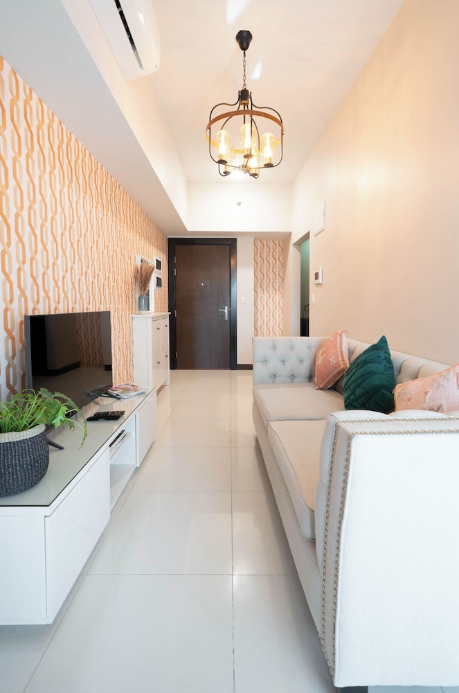 Uptown Park Suites Tower 1