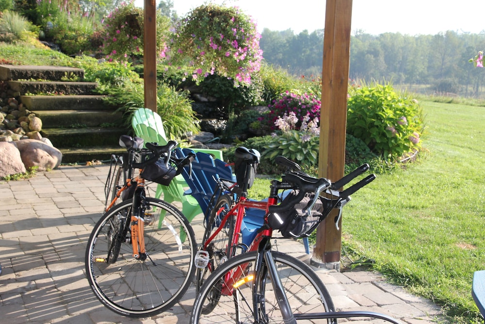 Golden Pathways Retreat and B&B