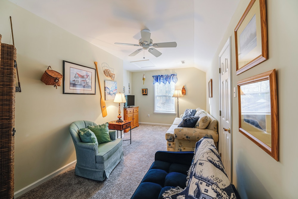 8 Mi to Beach: Ocean Pines Home Near Marina & Golf
