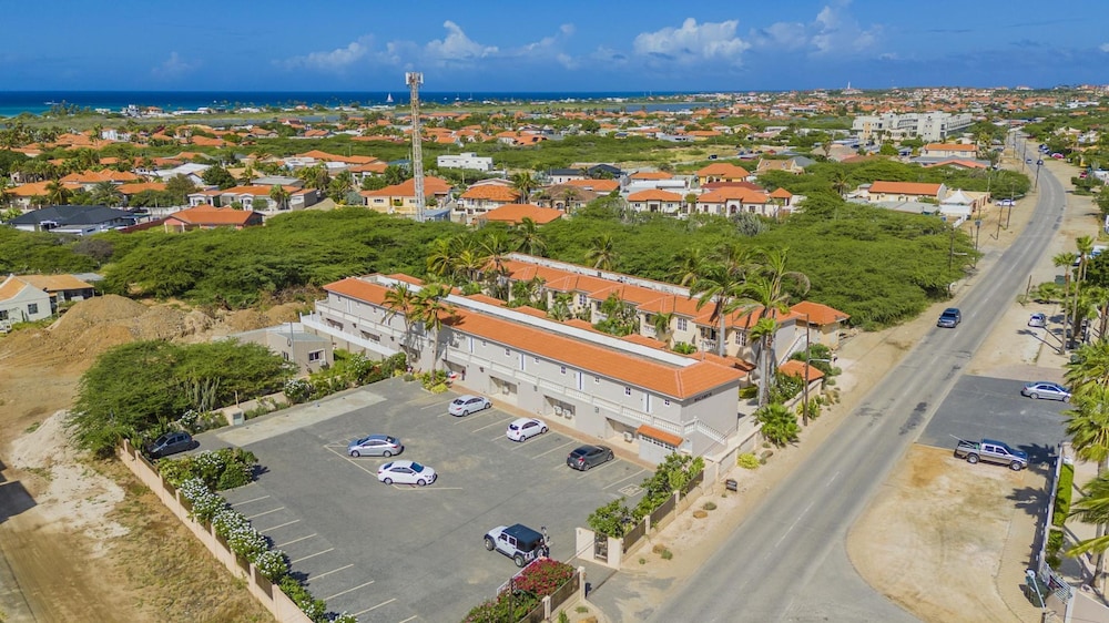 Charming Condo in Prime Location Wacamaya Condos