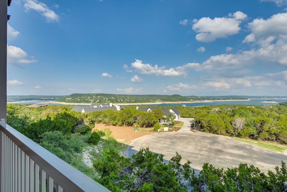 Jonestown Condo on Lake Travis w/ Community Pool! - Property Image 1