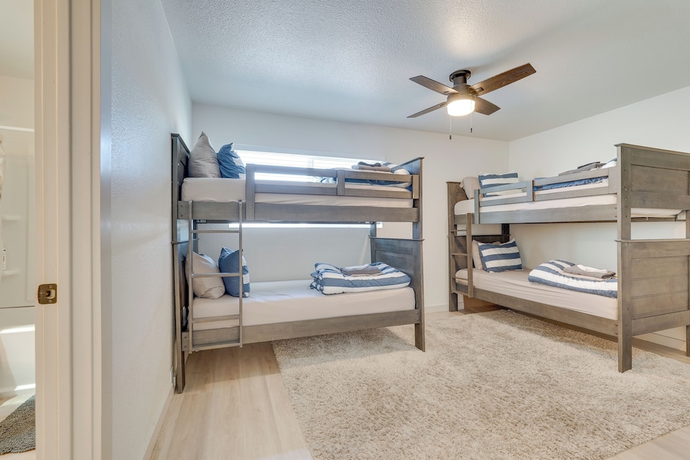 Pool, Game Room, Hot Tub: Lake Havasu City Oasis!