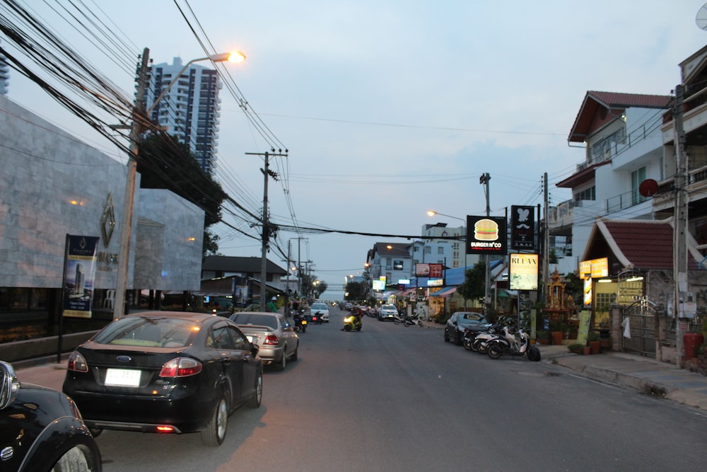 Photo 12