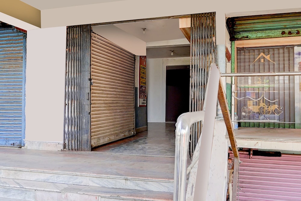 Fabhotel Triotel Inn