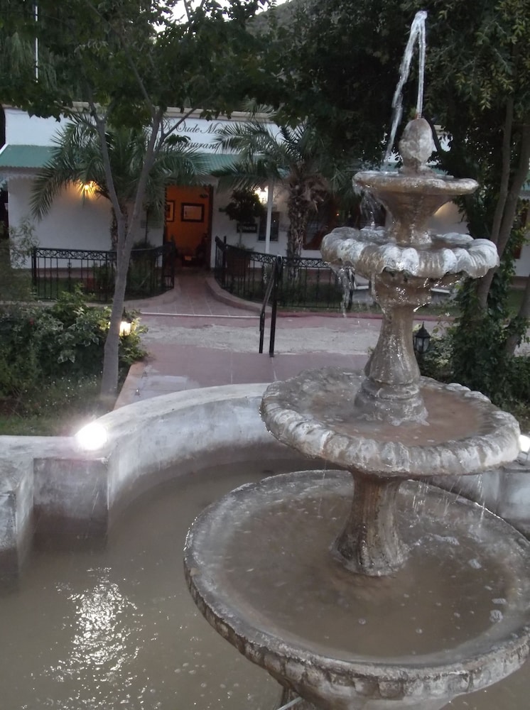 Old Mill Lodge, Working Ostrich Farm & Restaurant, Oudtshoorn