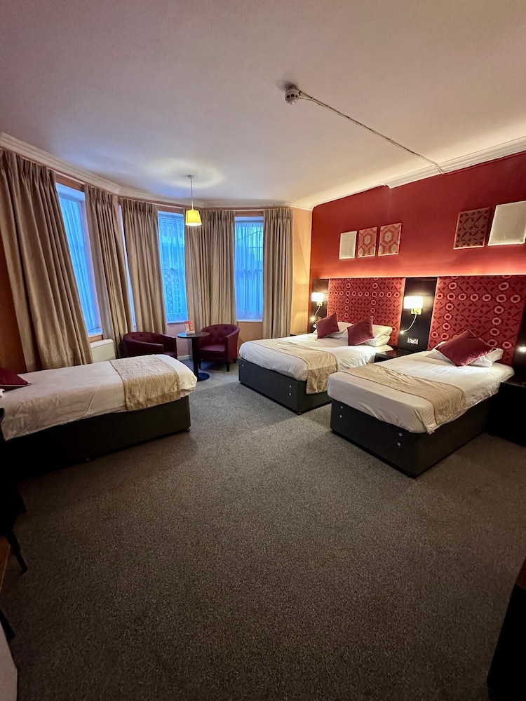 Acacia Hotel