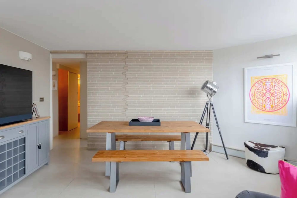 Scenic Riverside 2BD Flat - Chelsea