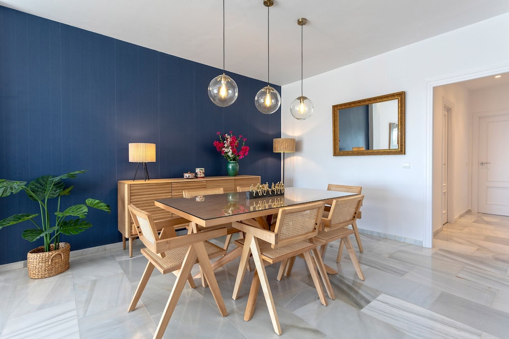 Exclusive 2BD Apartment With Private Terrace in Marbella Royal Gardens