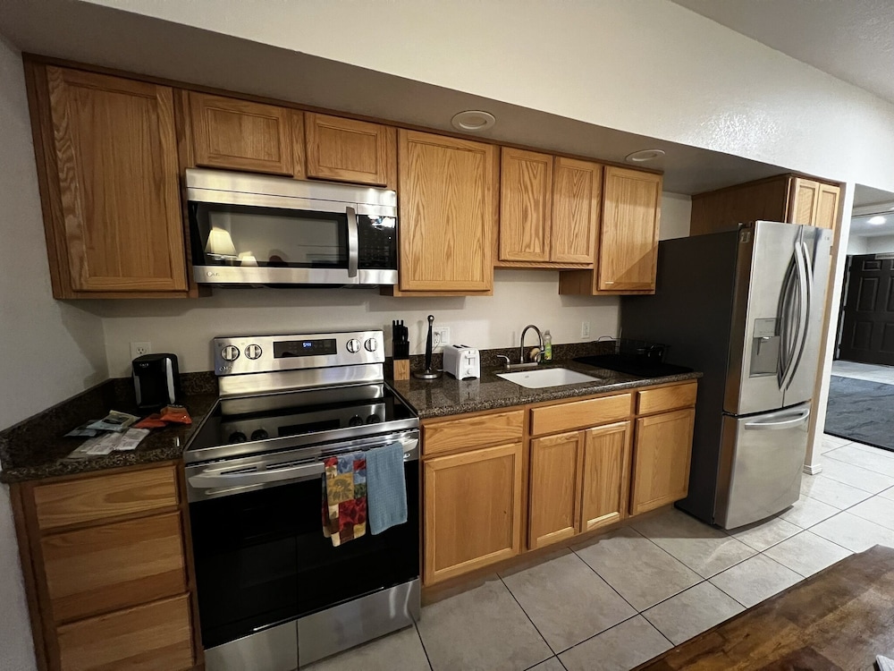 Canyon Plaza Premier Studios and Apts