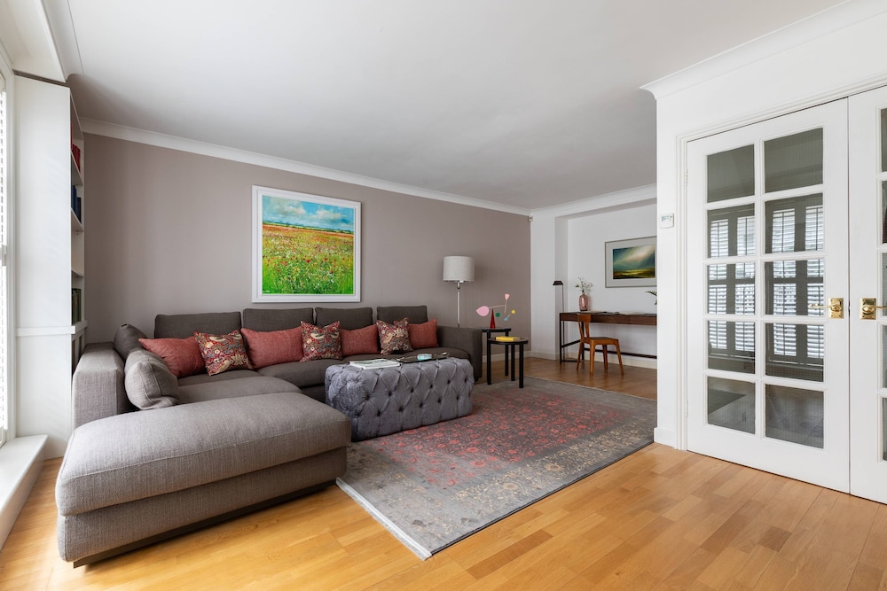 Canning Place Mews by Onefinestay